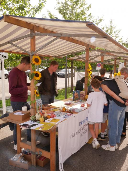 Der Riehener Herbstmärt 2026 belebt wieder das Niederholzquartier